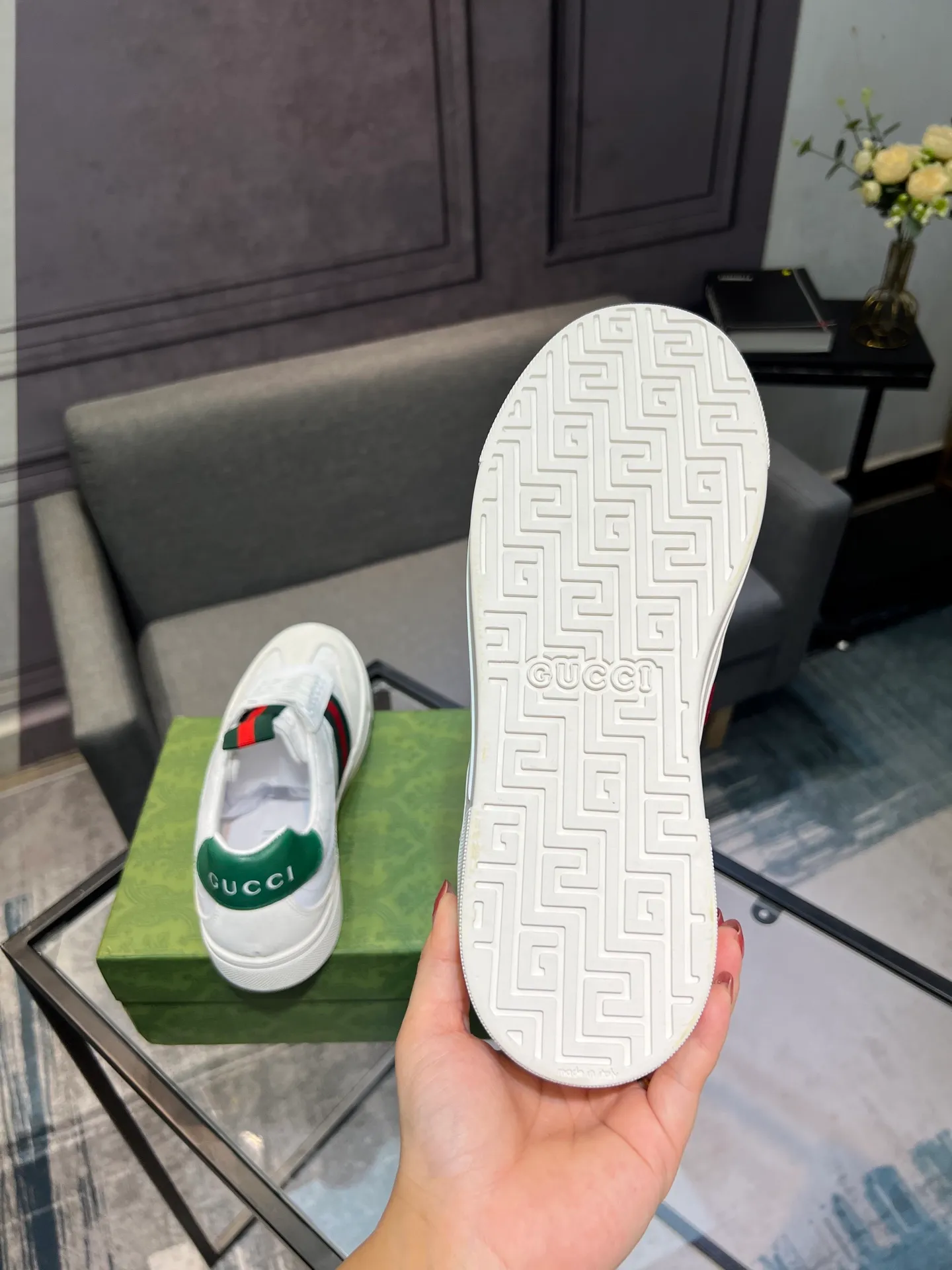 Men's Men's Shoes 💰440 Gucci Gucci's latest trendy shoes and casual shoes are popular in physical stores, new spring and summer comfortable imported custom original cowhide, unique jacquard fabric element design. With sheepskin lining, original bottom, 💪 details determine quality, you can enter and leave the counter at will, welcome to compare🇮🇹, code number 38-44 (45 customized)